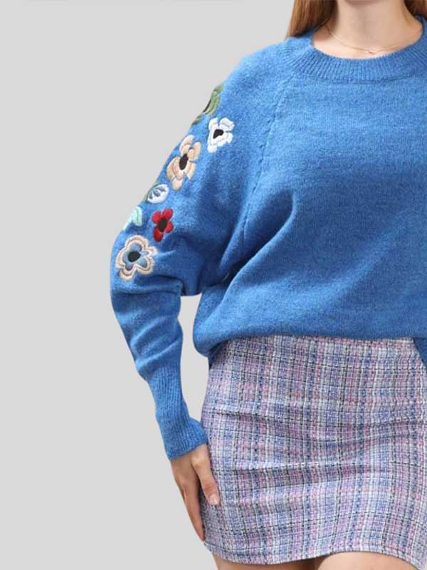 EMB SLV SWEATSHIRT