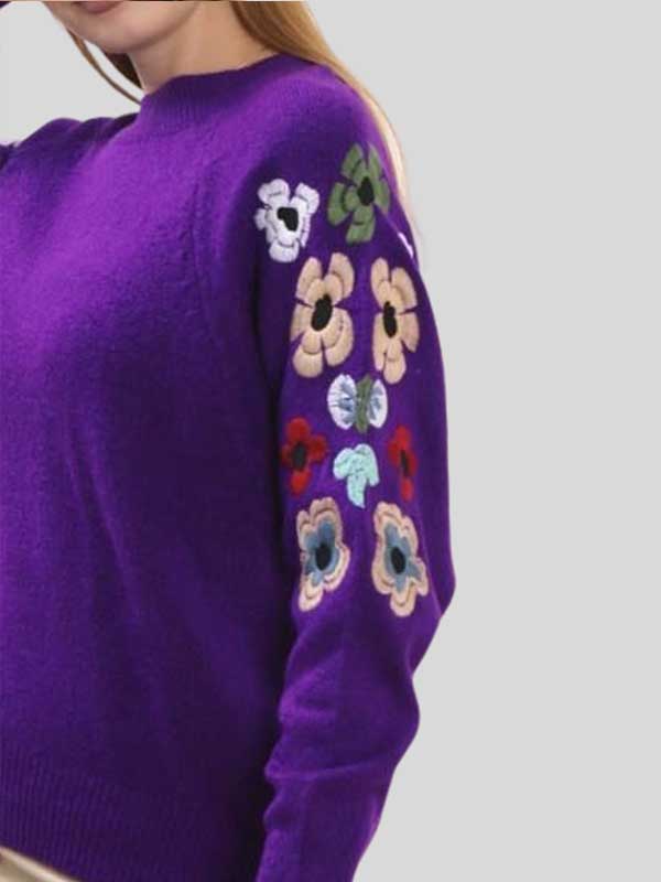EMB SLV SWEATSHIRT