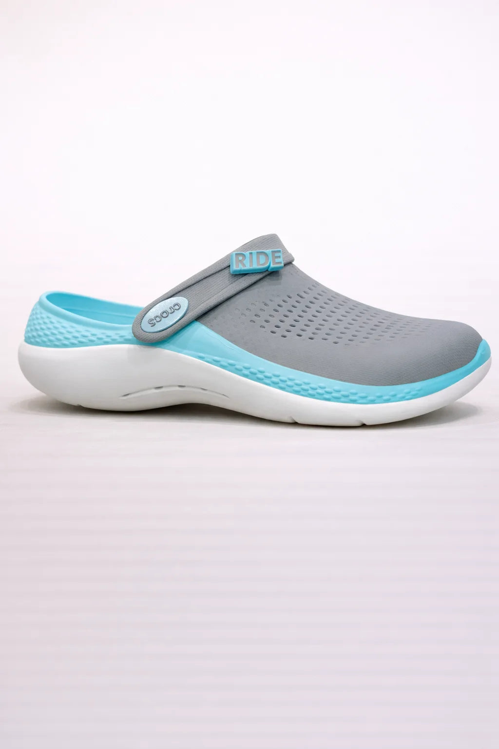 CROCS SNUG FIT