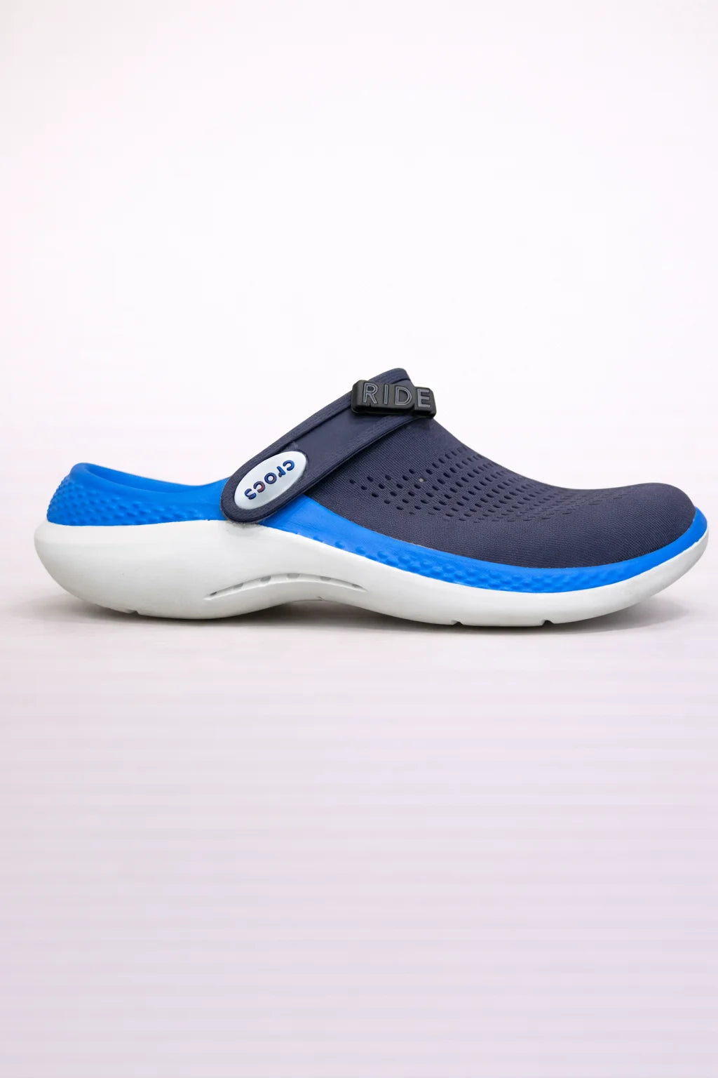 CROCS SNUG FIT