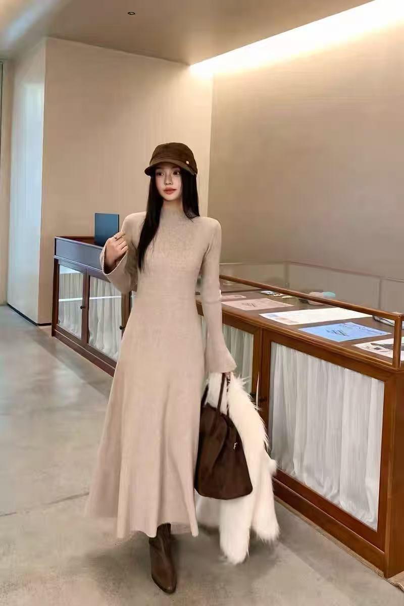 WOOLEN MAXI